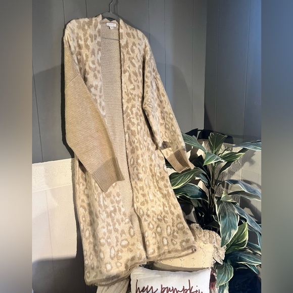 Topshop Duster Sweater with Bell Sleeves - Picture 2 of 5